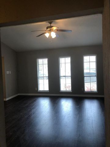 716 Via Del Sur, Mesquite, TX 75150