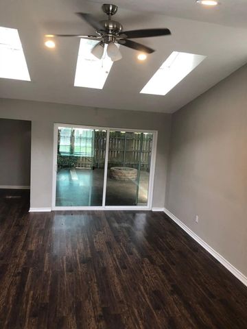 716 Via Del Sur, Mesquite, TX 75150