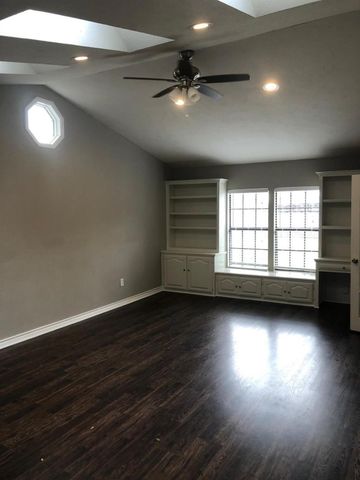 716 Via Del Sur, Mesquite, TX 75150