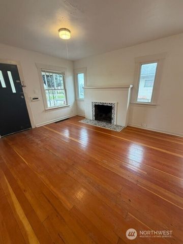 520 E Division Lane, Tacoma, WA 98404