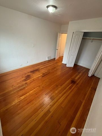 520 E Division Lane, Tacoma, WA 98404