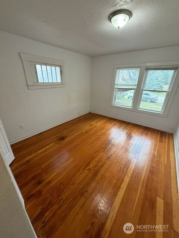 520 E Division Lane, Tacoma, WA 98404