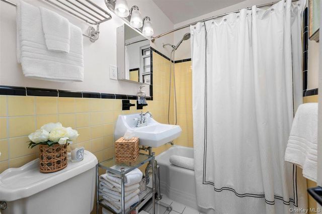 1 Bryant Crescent 2A, White Plains, NY 10605