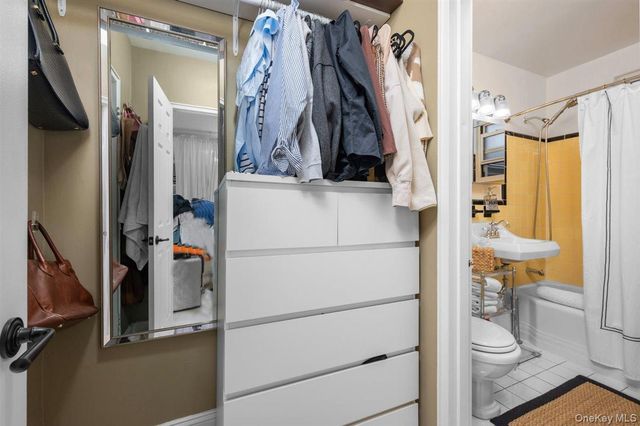 1 Bryant Crescent 2A, White Plains, NY 10605