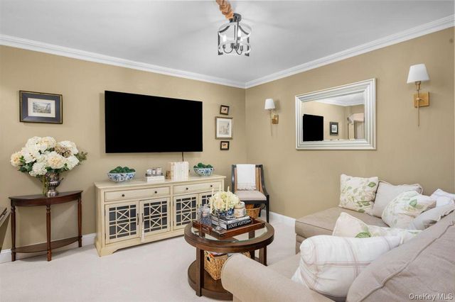 1 Bryant Crescent 2A, White Plains, NY 10605