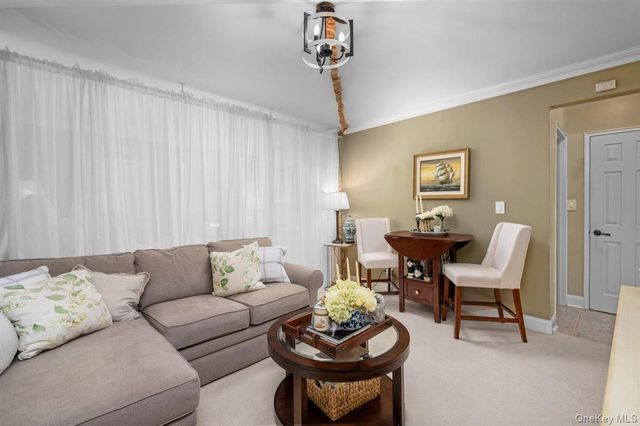 1 Bryant Crescent 2A, White Plains, NY 10605