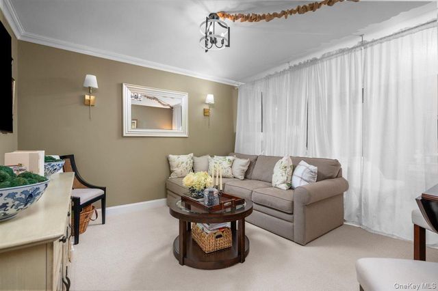 1 Bryant Crescent 2A, White Plains, NY 10605