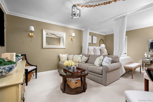 1 Bryant Crescent 2A, White Plains, NY 10605