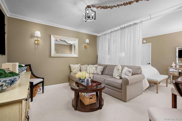 1 Bryant Crescent 2A, White Plains, NY 10605