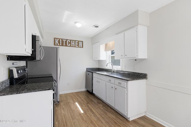 3006 Old Gate Road, Morehead City, NC 28557