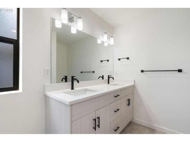 5016 Ne 113TH Loop, Vancouver, WA 98686