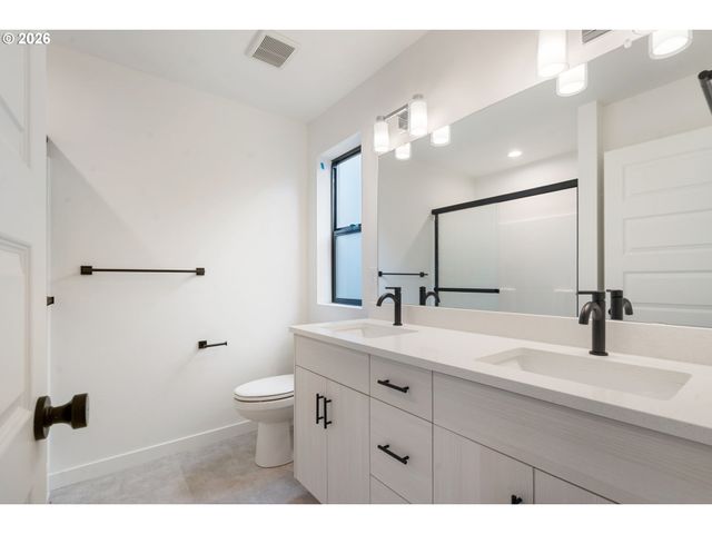 5016 Ne 113TH Loop, Vancouver, WA 98686