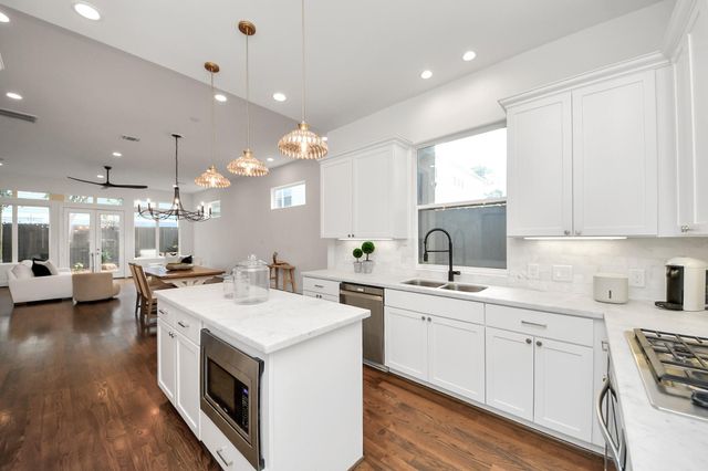 3211 Jackson Street, Houston, TX 77004