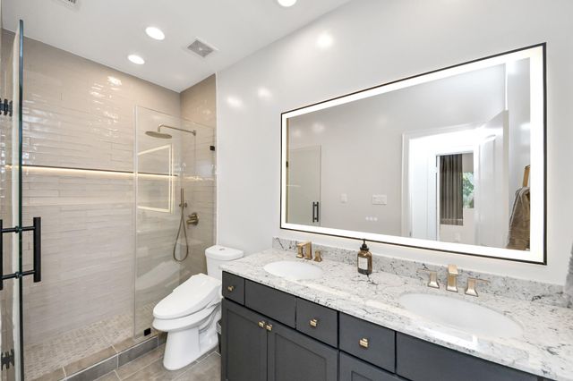 3211 Jackson Street, Houston, TX 77004