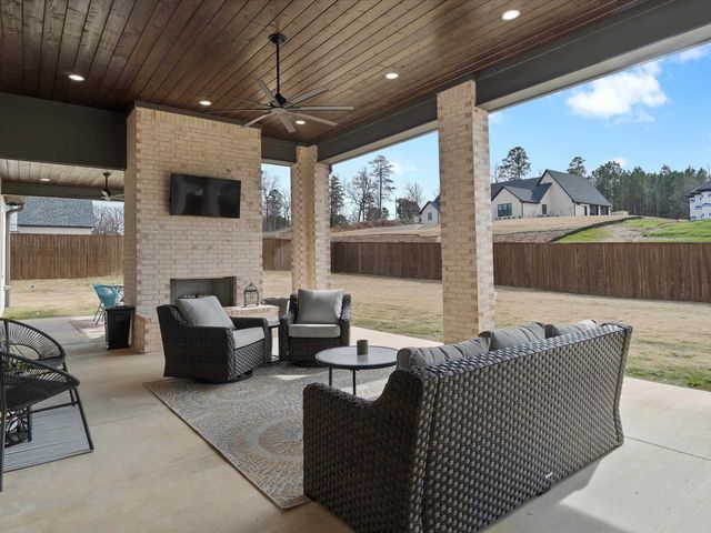 205 Shortleaf Lane, Longview, TX 75605