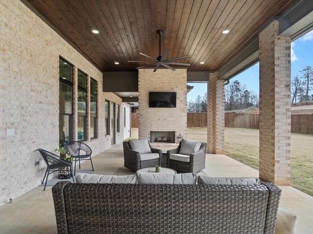 205 Shortleaf Lane, Longview, TX 75605