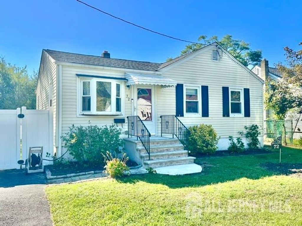 72 Fernhead Avenue, Spotswood, NJ 08884