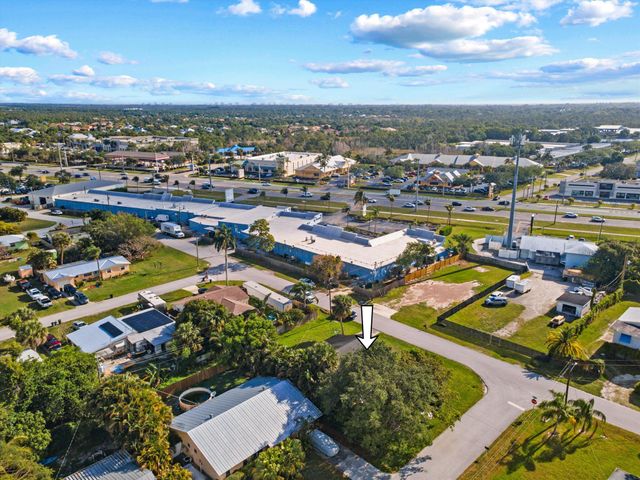 1566 NW 9th Avenue, Stuart, FL 34994