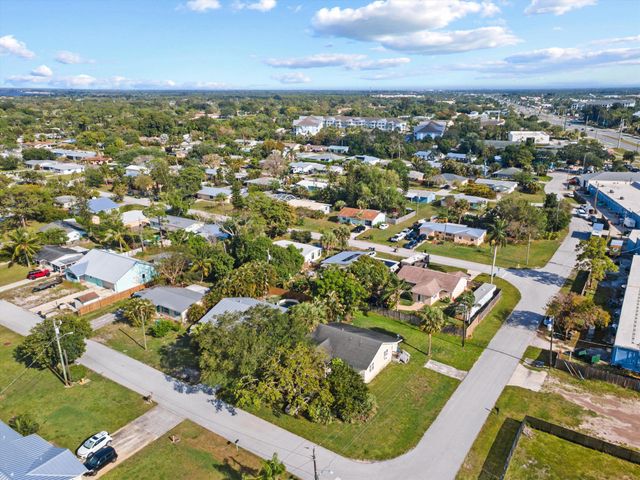 1566 NW 9th Avenue, Stuart, FL 34994