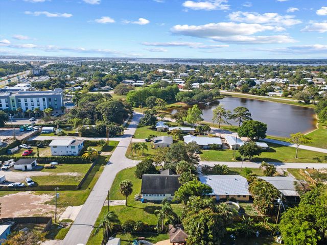 1566 NW 9th Avenue, Stuart, FL 34994