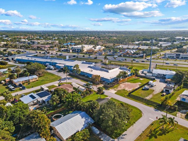 1566 NW 9th Avenue, Stuart, FL 34994