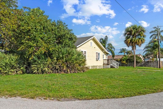 1566 NW 9th Avenue, Stuart, FL 34994