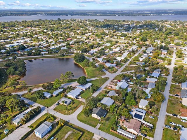 1566 NW 9th Avenue, Stuart, FL 34994