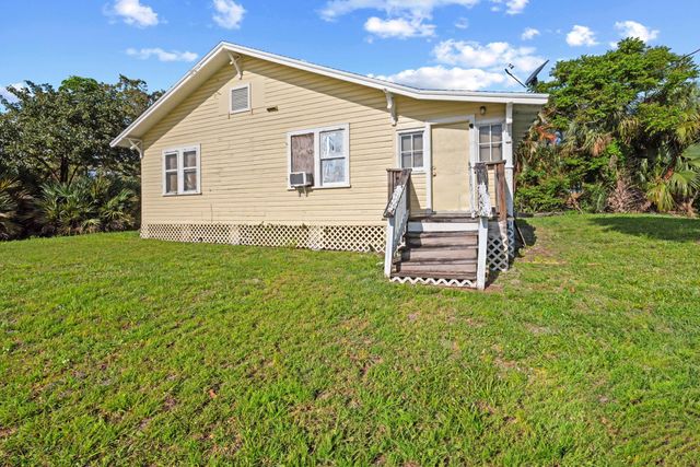 1566 NW 9th Avenue, Stuart, FL 34994