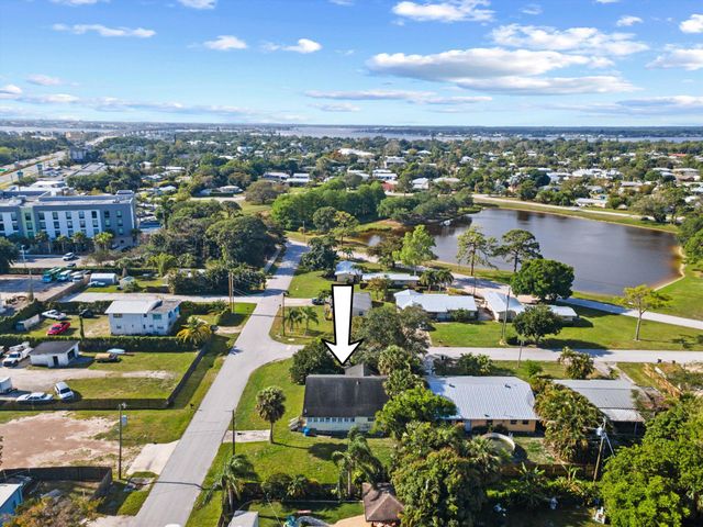 1566 NW 9th Avenue, Stuart, FL 34994