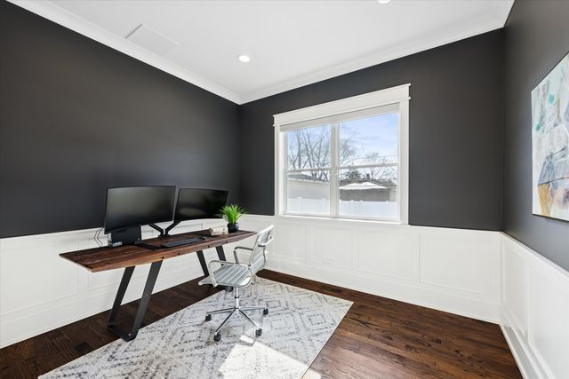 432 N Ridgeland Avenue, Elmhurst, IL 60126