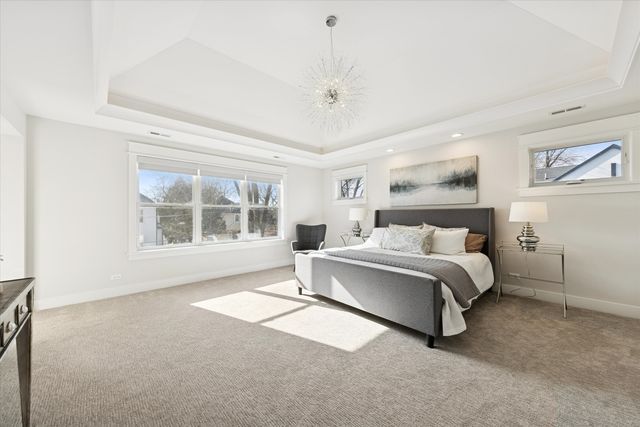 432 N Ridgeland Avenue, Elmhurst, IL 60126