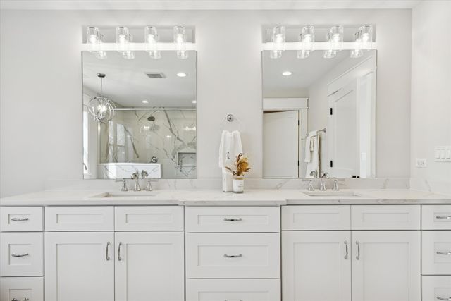 432 N Ridgeland Avenue, Elmhurst, IL 60126