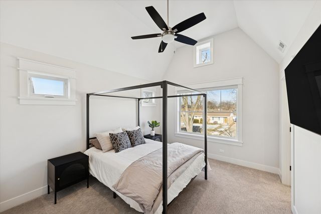 432 N Ridgeland Avenue, Elmhurst, IL 60126