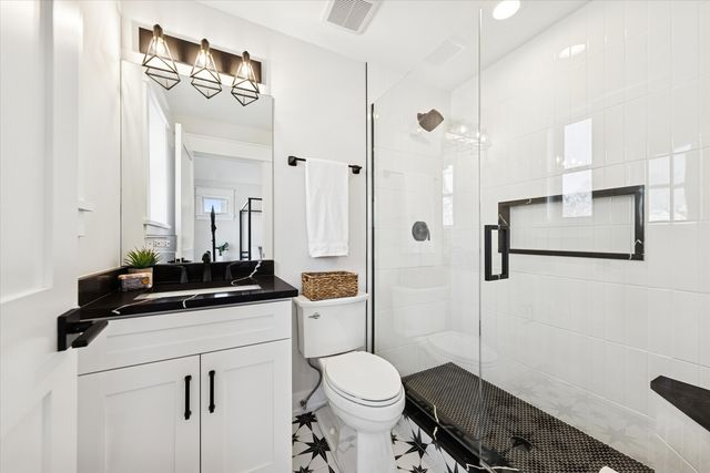 432 N Ridgeland Avenue, Elmhurst, IL 60126