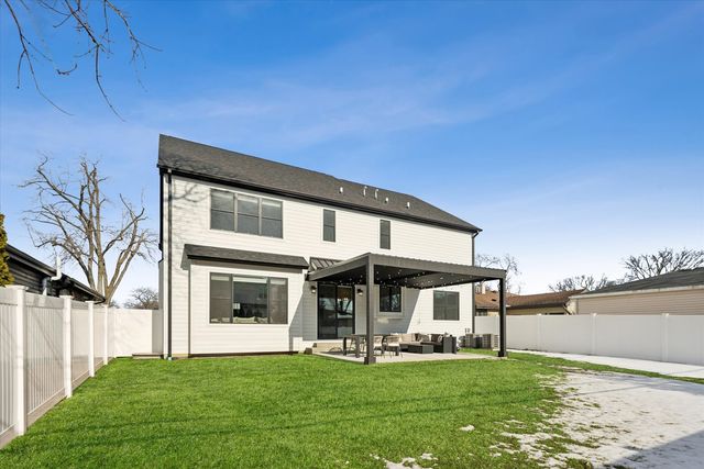 432 N Ridgeland Avenue, Elmhurst, IL 60126