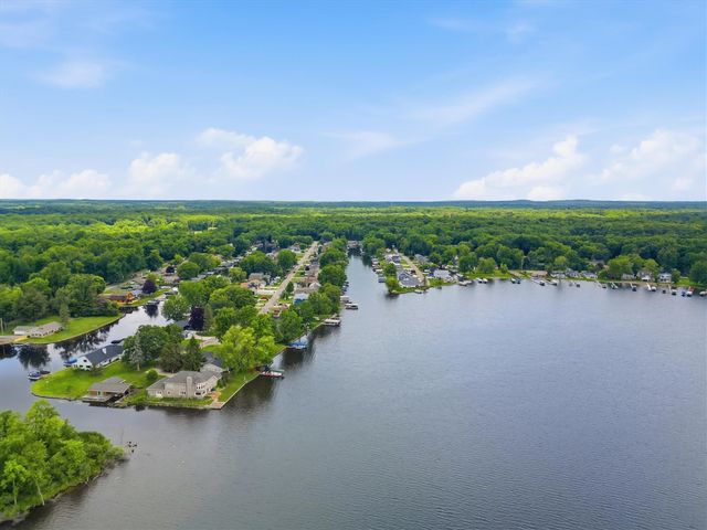 11243 Wynns Road, Pinckney, MI 48169