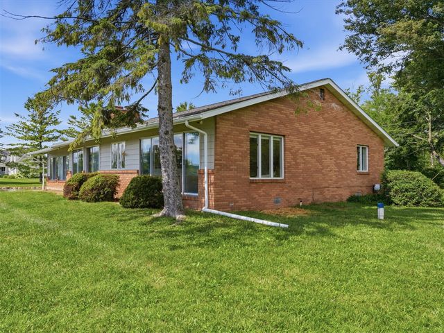 11243 Wynns Road, Pinckney, MI 48169