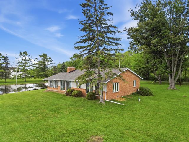 11243 Wynns Road, Pinckney, MI 48169
