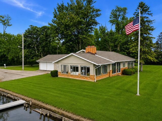 11243 Wynns Road, Pinckney, MI 48169