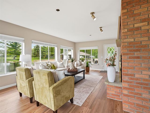 11243 Wynns Road, Pinckney, MI 48169