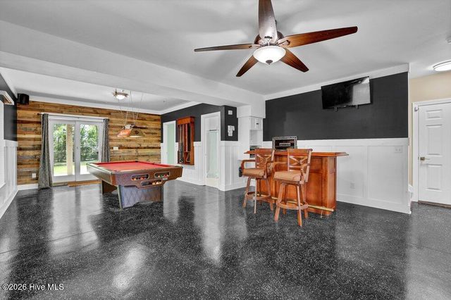 120 Middle Point Road, Hampstead, NC 28443