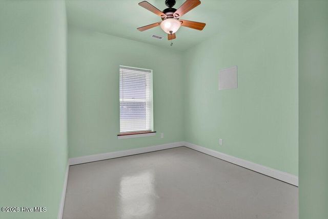 120 Middle Point Road, Hampstead, NC 28443