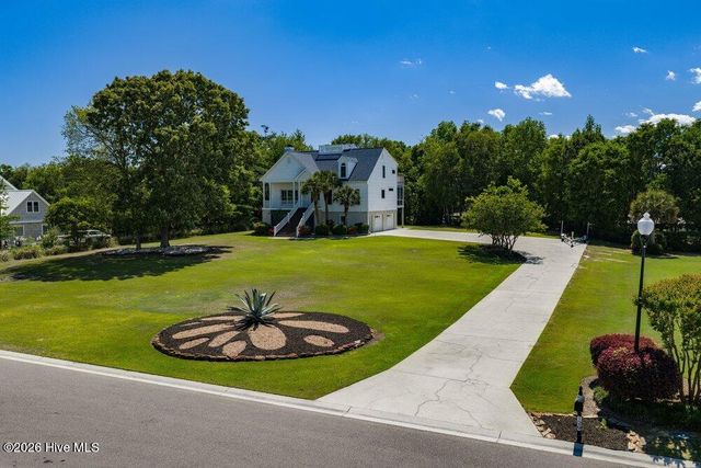 120 Middle Point Road, Hampstead, NC 28443