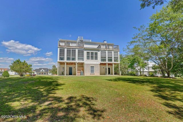 120 Middle Point Road, Hampstead, NC 28443