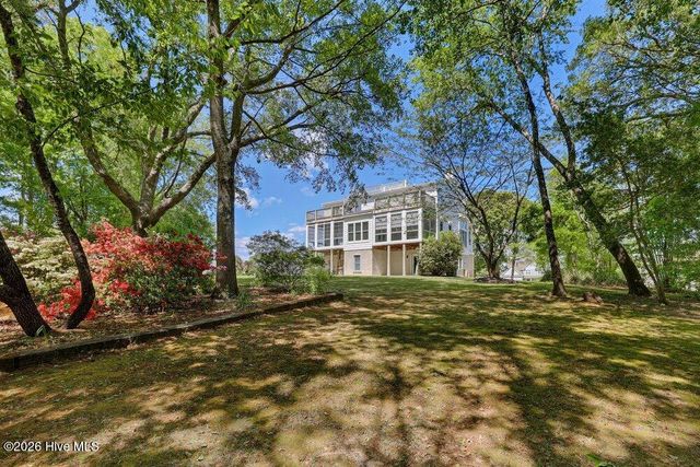 120 Middle Point Road, Hampstead, NC 28443