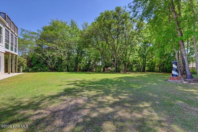 120 Middle Point Road, Hampstead, NC 28443