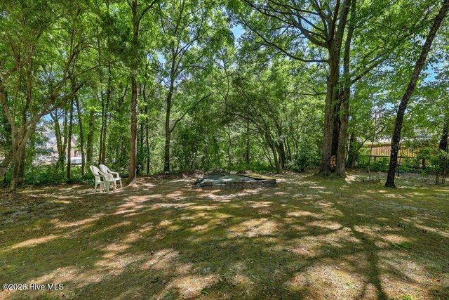 120 Middle Point Road, Hampstead, NC 28443