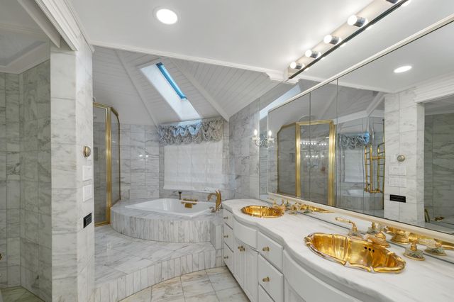 211 Dockham Shore Road, Gilford, NH 03249