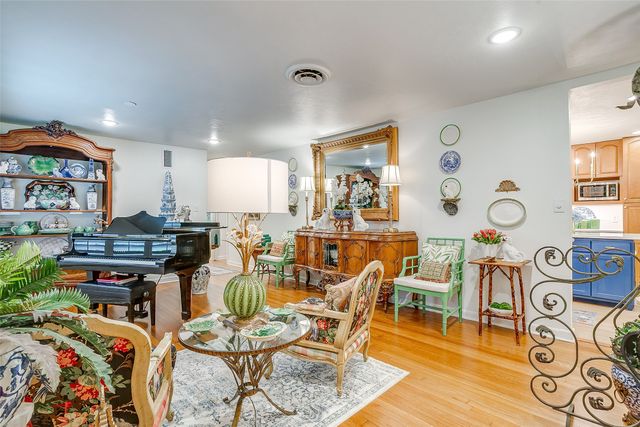 200 LAKERIDGE Road, Lakeside, TX 76108
