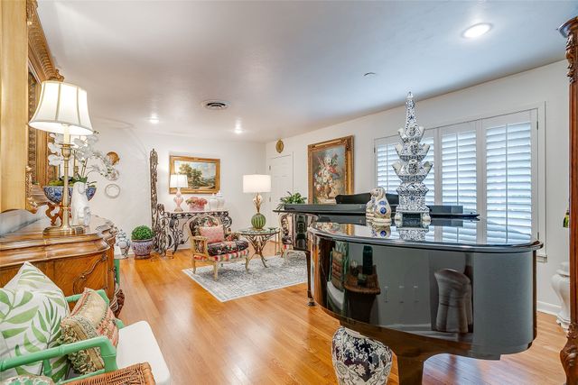 200 LAKERIDGE Road, Lakeside, TX 76108